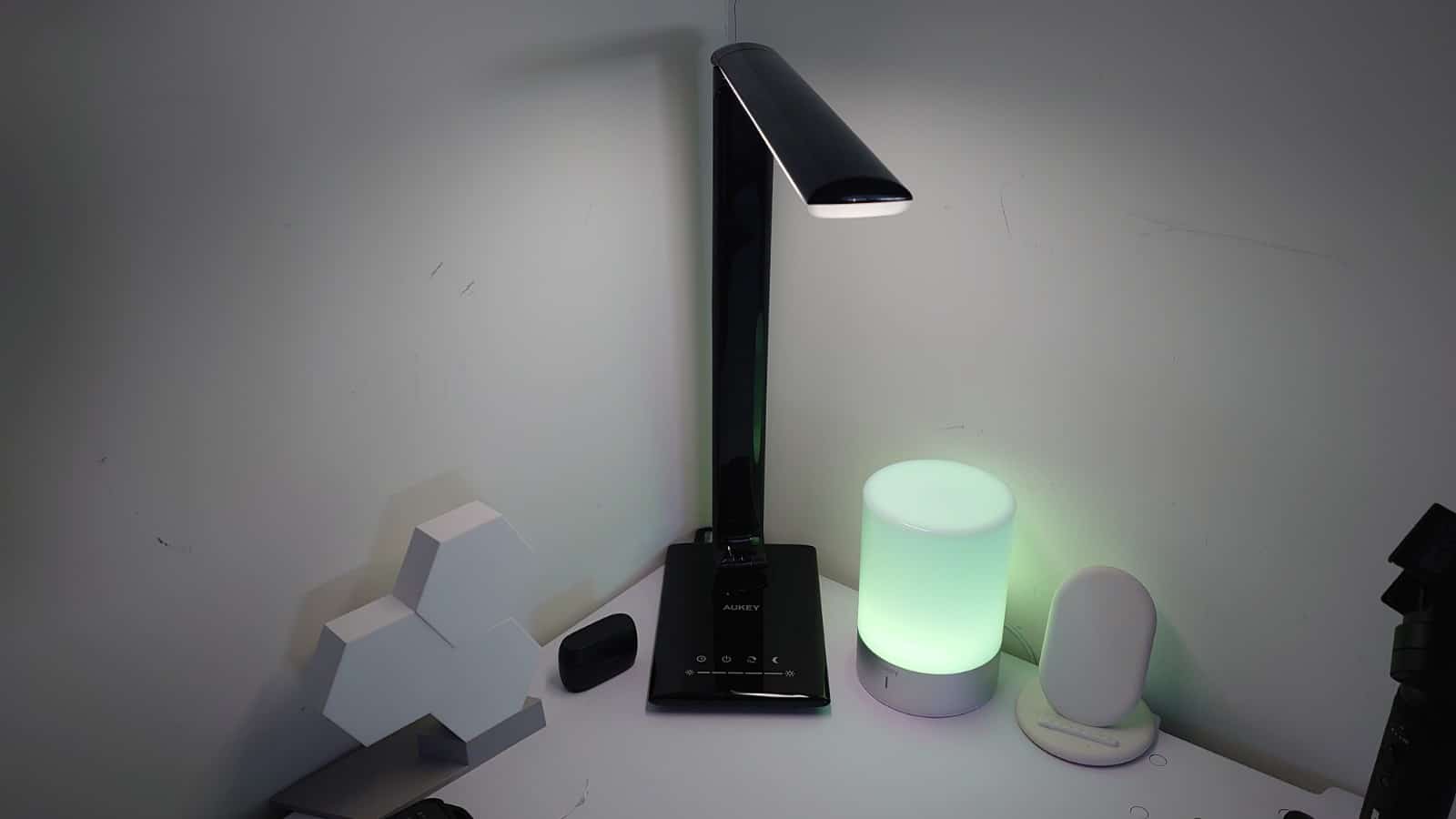 AUKEY table lamp