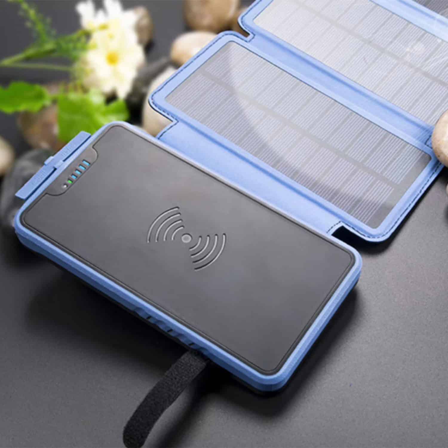 QiSa Solar Charger