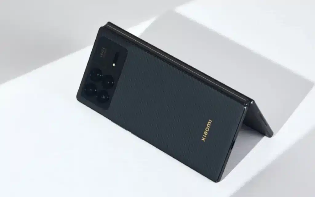 Xiaomi MIX Flip