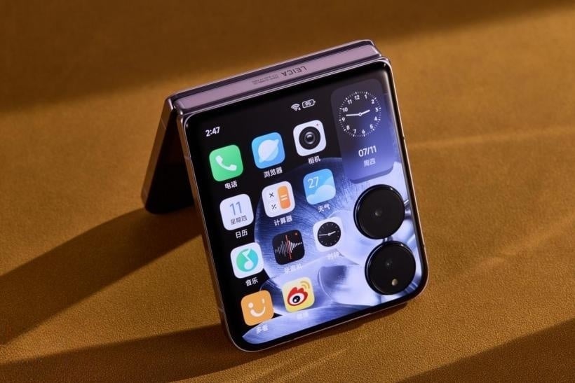 Xiaomi MIX Flip