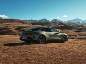 Xiaomi SU7: Top Speed 265km/h, Supports Ejection Start