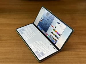 Vivo X Fold 3 Exposed: The Apple MacOS Interface Appears