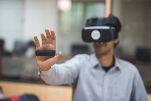 Tech Revolution: Gesture Control Gadgets Reshaping Our Digital World