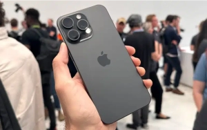 Apple Sends Android Phone Instead of iPhone 15 Pro Max