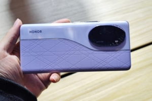 Honor 100 Series Debuts with SLR-Level Camera, Starts at 2,499 Yuan