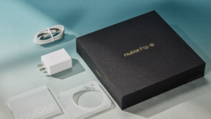 Nubia Flip Hands-On: Foldable Design, Starting at 2999 Yuan