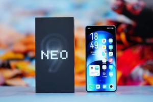 iQOO Neo9 Pro Hands-on: 1.5K Direct Screen, Dimensity 9300 and Q1 Gaming Chips